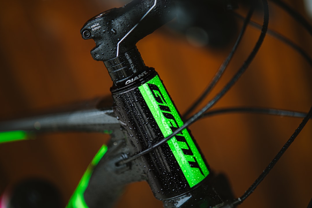 3大メーカーのロゴと特徴